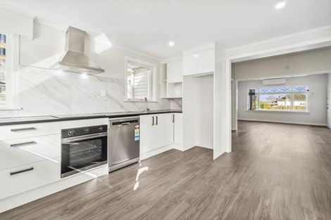 Photo of property in 22 Ranfurly Road, Papatoetoe, Auckland, 2104