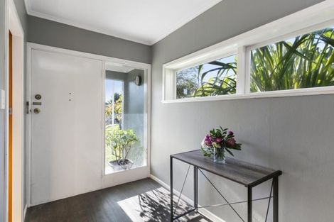 Photo of property in 76 Raroa Terrace, Tawa, Wellington, 5028