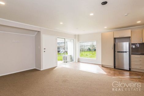 Photo of property in 1/108 West Coast Road, Glen Eden, Auckland, 0602