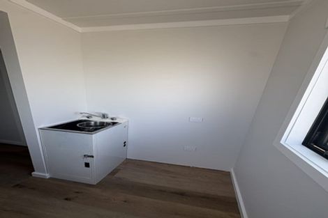 Photo of property in 76 Wharf Road, Te Atatu Peninsula, Auckland, 0610