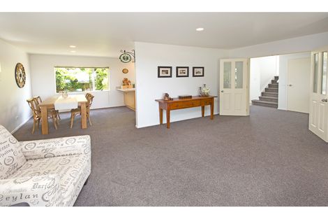 Photo of property in 3/39 Wade River Road, Stanmore Bay, Whangaparaoa, 0932