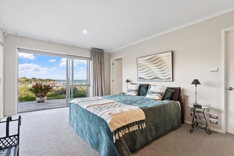 Photo of property in 21 Laguna Place, Matakatia, Whangaparaoa, 0930