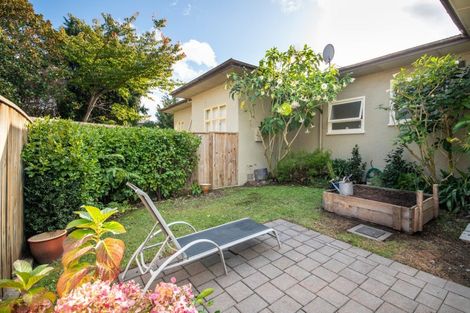 Photo of property in 2/281 Park Road, Hokowhitu, Palmerston North, 4410