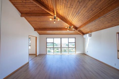 Photo of property in 4 Dalmeny Close, Murrays Bay, Auckland, 0630