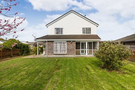 Photo of property in 2 Rosebank Avenue, Kelvin Grove, Palmerston North, 4414
