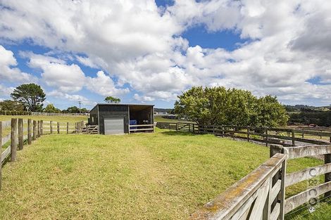 Photo of property in 118 Cottle Road, Taupaki, Henderson, 0782