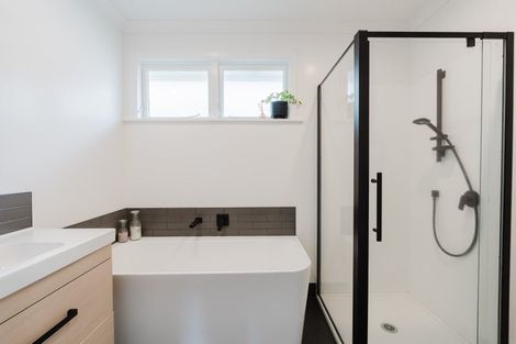 Photo of property in 16 Kensington Place, Fairfield, Hamilton, 3214