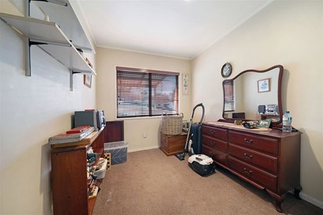 Photo of property in 12 Talavera Place, Te Atatu South, Auckland, 0602