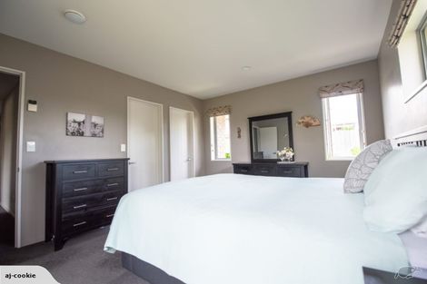 Photo of property in 82 Rothesay Road, Parklands, Christchurch, 8083