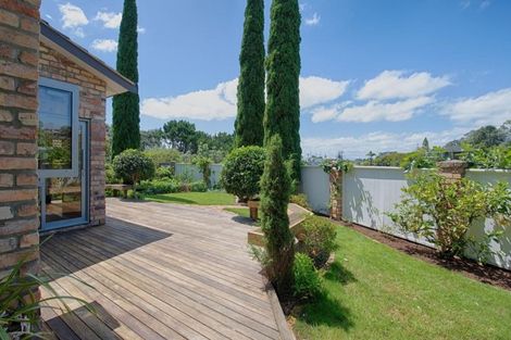 Photo of property in 16 Commodore Parry Road, Castor Bay, Auckland, 0620