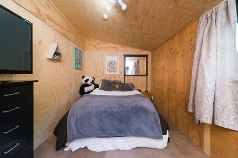 Photo of property in 16 Kowhai Street, Tokomaru, Palmerston North, 4474