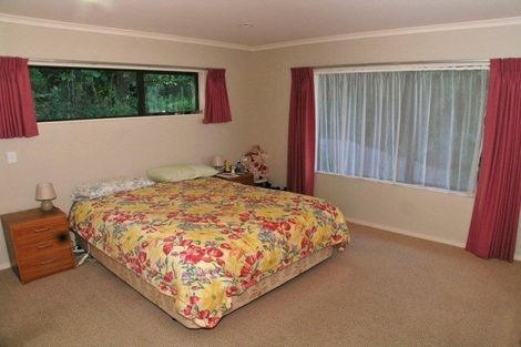 Photo of property in 5b Bishops Glen, Tawa, Wellington, 5028
