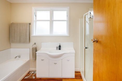 Photo of property in 5 Wigan Place, Hokowhitu, Palmerston North, 4410