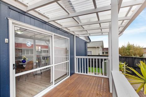 Photo of property in 11c Bamboo Grove, Kelston, Auckland, 0602