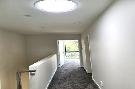 Photo of property in 2/28 Ludlow Terrace, Totara Vale, Auckland, 0627