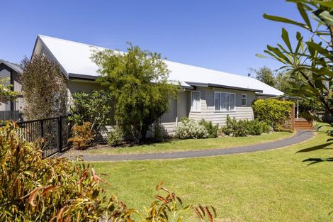 Photo of property in 8 Haines Grove, Rainbow Point, Taupo, 3330