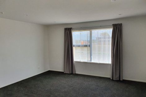 Photo of property in 1 Poutawa Lane, Clarks Beach, 2122