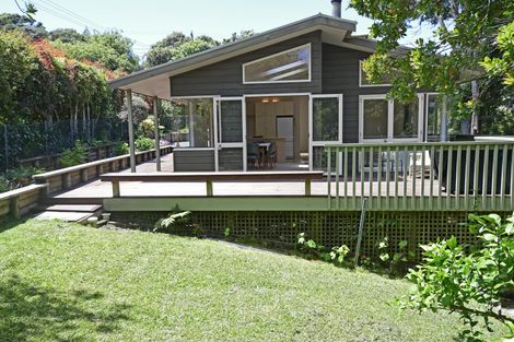 Photo of property in 18 Grand View Road, Leigh, 0985