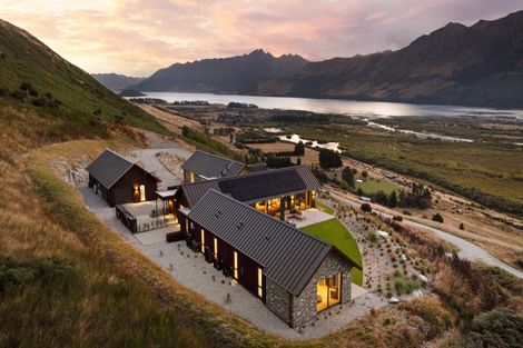 Photo of property in 136 Rosie Way, Glenorchy, 9372