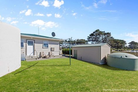 Photo of property in 28 Waitai Street, Castlecliff, Whanganui, 4501
