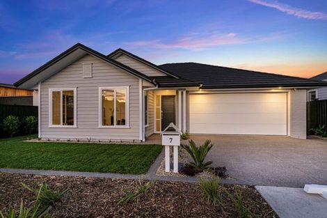Photo of property in 7 Houpuni Road, Wainui, 0932