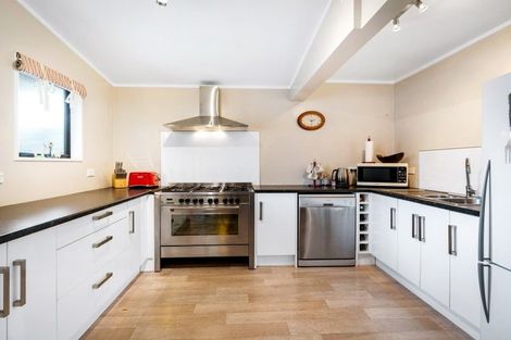 Photo of property in 10 Whitley Avenue, Ebdentown, Upper Hutt, 5018