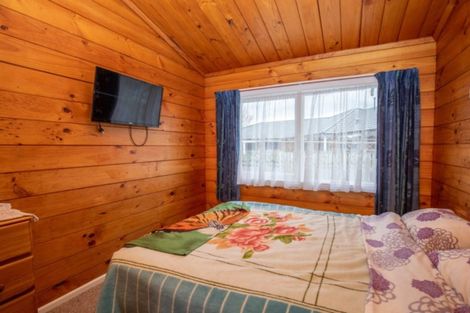 Photo of property in 13 Parfitt Place, Ngatea, 3503