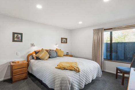 Photo of property in 2/30 Jennifer Street, Bryndwr, Christchurch, 8053