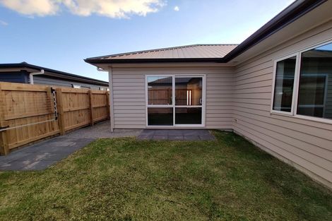 Photo of property in 23 Kapowai Boulevard, Takanini, 2112