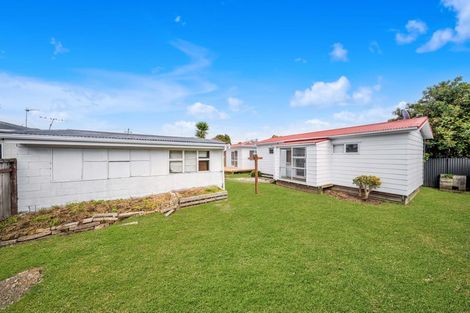 Photo of property in 71 Rosehill Drive, Rosehill, Papakura, 2113