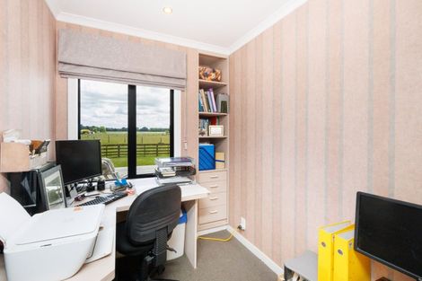 Photo of property in 69 Reid Line East, Aorangi, Feilding, 4775