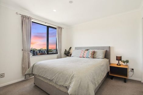 Photo of property in 8/1 Coral Tree Avenue, Wiri, Auckland, 2104