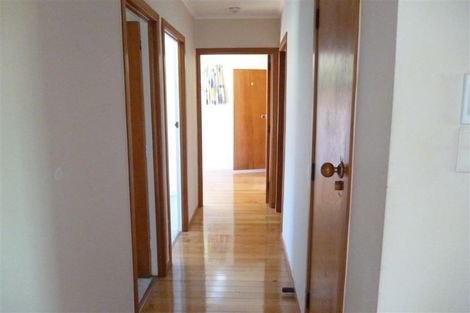 Photo of property in 4 Castaing Crescent, Te Atatu South, Auckland, 0610