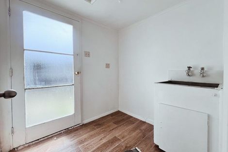 Photo of property in 1 Titahi Bay Road, Porirua City Centre, Porirua, 5022