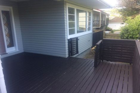 Photo of property in 165 Newlands Road, Newlands, Wellington, 6037