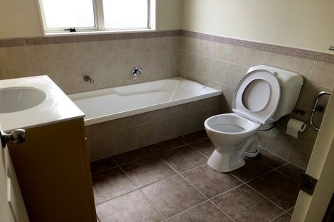 Photo of property in 28 Maypark Crescent, Flat Bush, Auckland, 2016