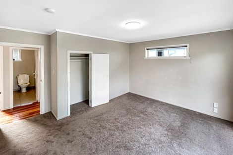 Photo of property in 134 Sunset Road, Unsworth Heights, Auckland, 0632