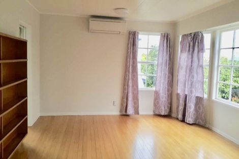 Photo of property in 959a Beach Road, Torbay, Auckland, 0630