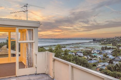 Photo of property in 61 Mount Pleasant Road, Mount Pleasant, Christchurch, 8081