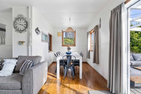 Photo of property in 124 Hampton Road, Whangamata, 3620