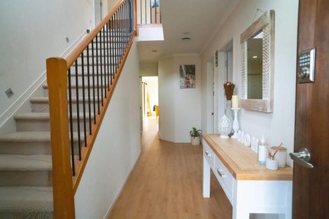 Photo of property in 3 Friar Close, Flat Bush, Auckland, 2019