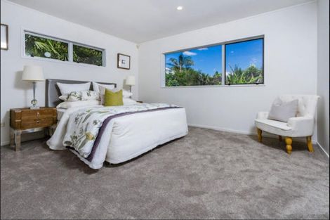 Photo of property in 1/24 Sandown Road, Rothesay Bay, Auckland, 0630