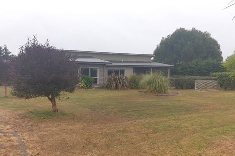 Photo of property in 75 Waikawa Beach Road, Manakau, Levin, 5573