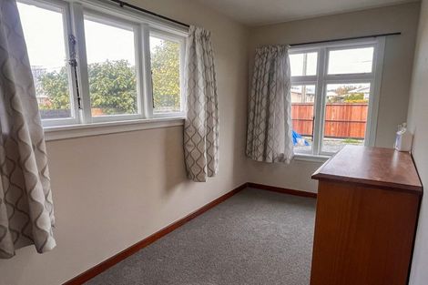 Photo of property in 61 Coopers Road, Dallington, Christchurch, 8061