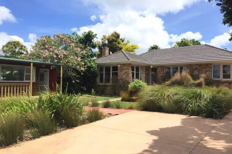 Photo of property in 18 Kervil Avenue, Te Atatu Peninsula, Auckland, 0610