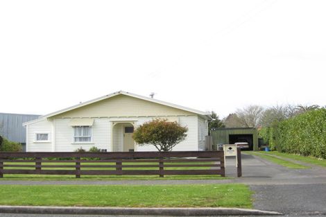 Photo of property in 17 Standish Street, Inglewood, 4330