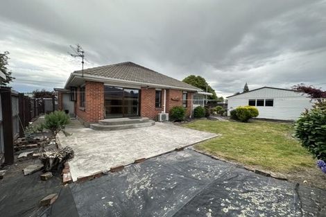 Photo of property in 32 Avonhead Road, Avonhead, Christchurch, 8042