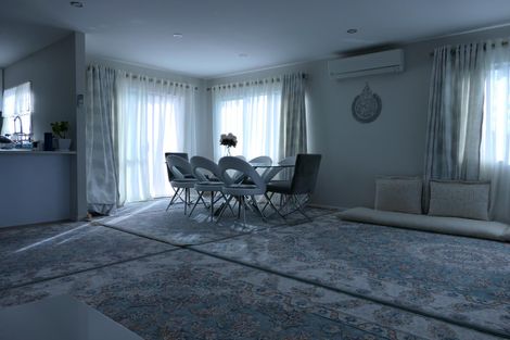 Photo of property in 10 Regis Park Drive, Pukekohe, 2120