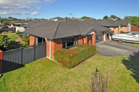 Photo of property in 219 Carnoustie Drive, Wattle Downs, Auckland, 2103