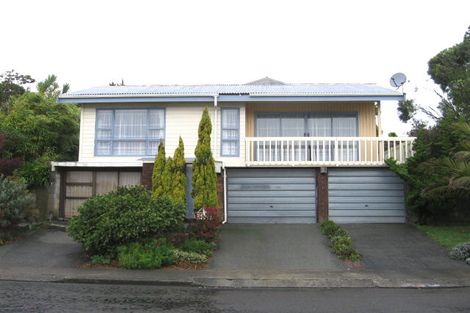 Photo of property in 36 Fitzpatrick Street, Newlands, Wellington, 6037